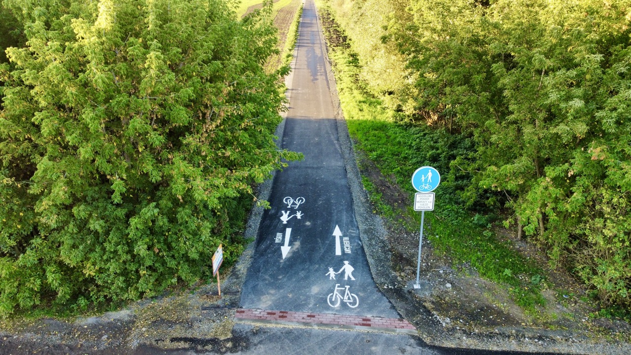 Cukrovarská cyklostezka Vyškov–Kozlany, I. úsek - Út- és hídépítés